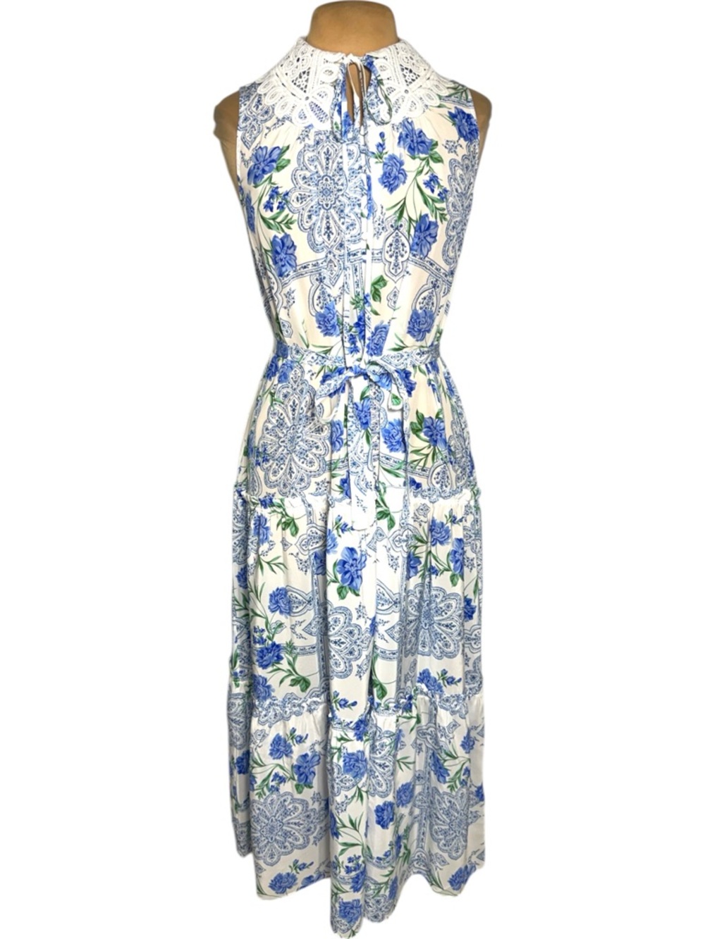 Hunter Bell Hilton Silk Maxi Dress Blue Floral Medallion Quiet Luxury Size M NWT